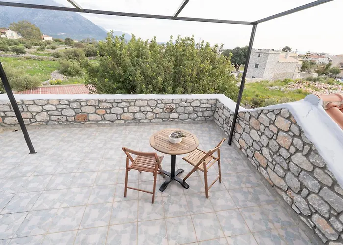 Stoneview Iι * Areopoli