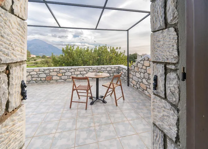 Stoneview Iι * Areopoli